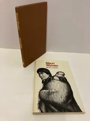 Maori WomenHeuer, Berys