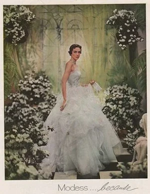 ORIG VINTAGE MAGAZINE AD/ 1950 MODESS SANITARY NAPKINS ADillustrator- Cecil  Beaton